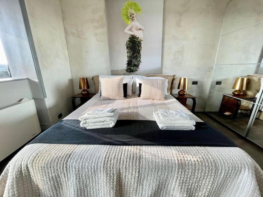 Skyline Penthouse With Jacuzzi Apartment *