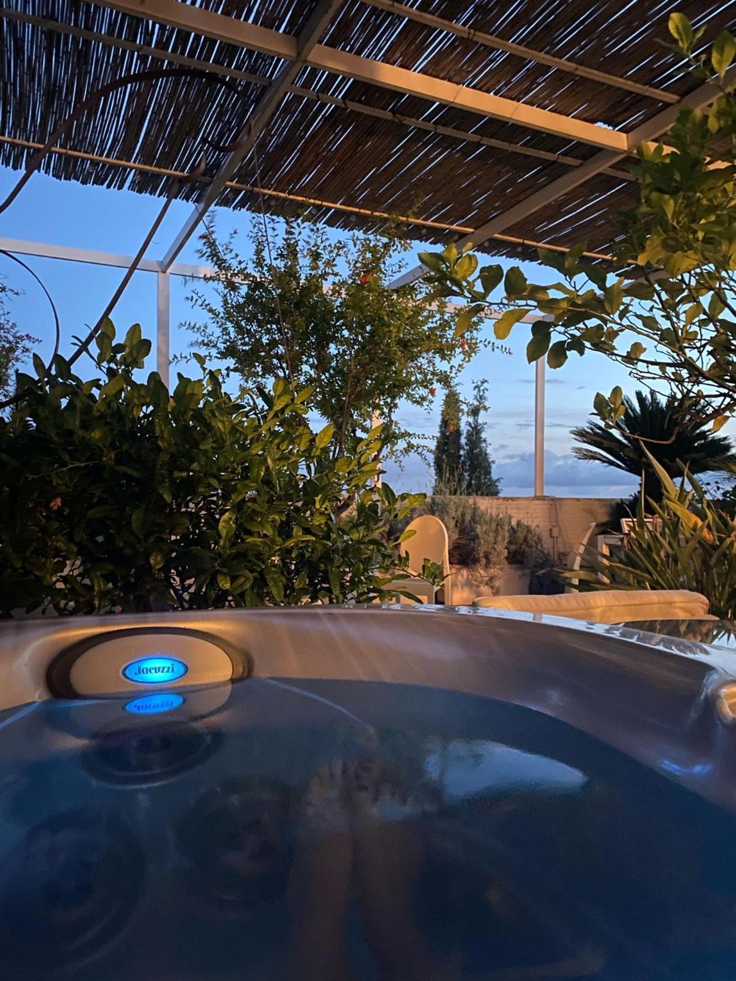 Appartamento Skyline Penthouse With Jacuzzi